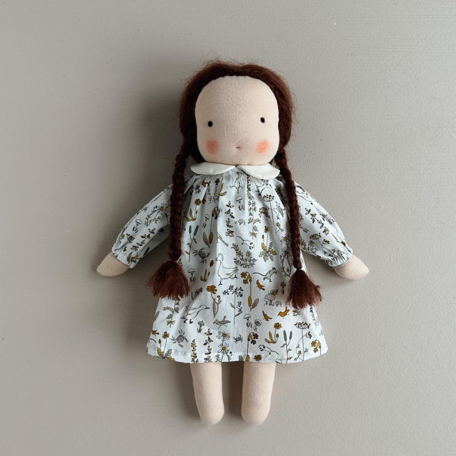 Little Kin Esther dukke