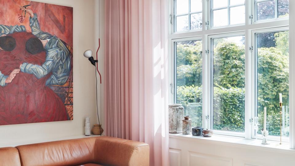 COLOURFUL CURTAIN SOLUTIONS