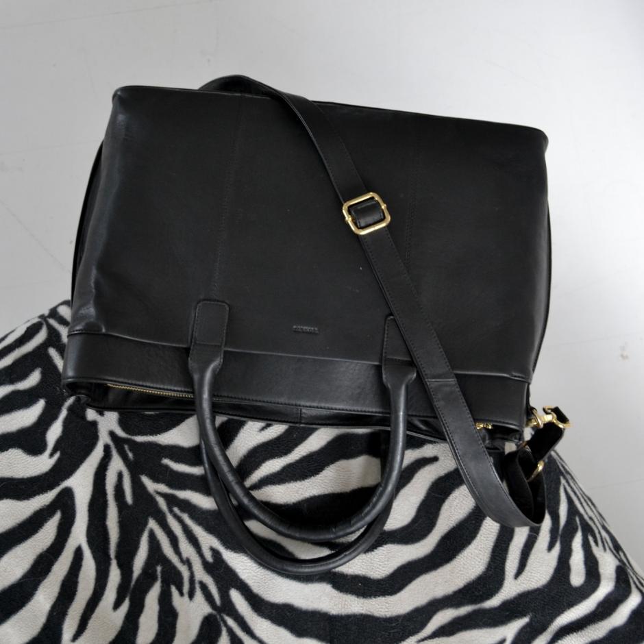 Karely Lavish – Elegant funktionalitet til arbejdsdagen 💼