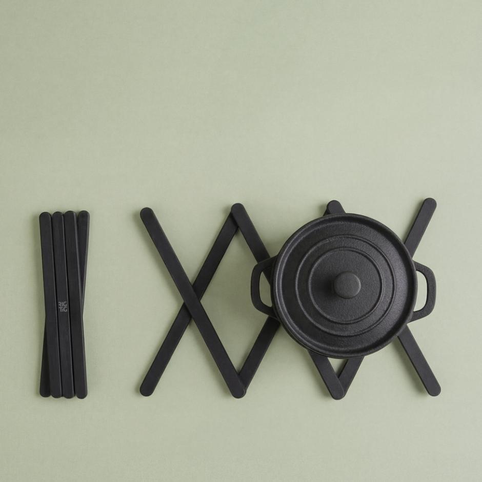 RIGTIG TRIX trivet L 20.7 cm black