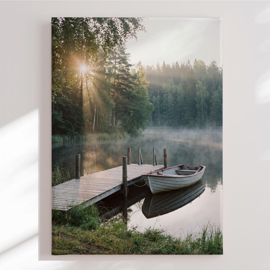Lærredstryk - Misty Morning Lake Boat
