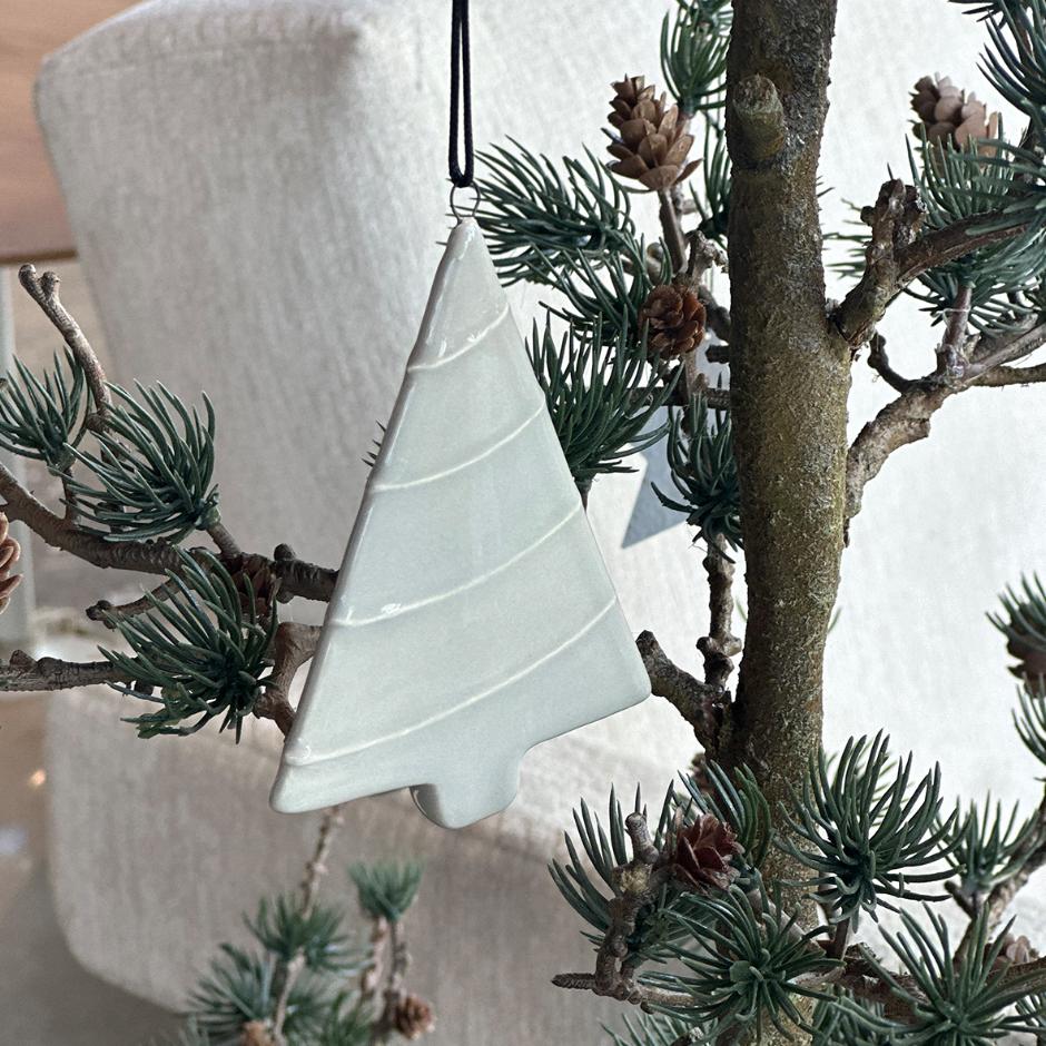OOhhx Hanging Christmas Trees